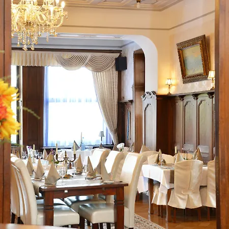 Oranien Szálloda Diez