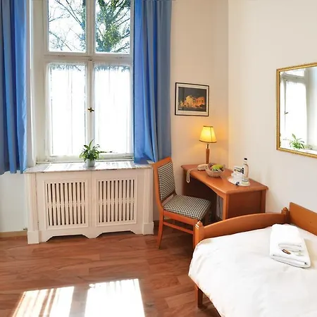 Hotel Oranien 3*