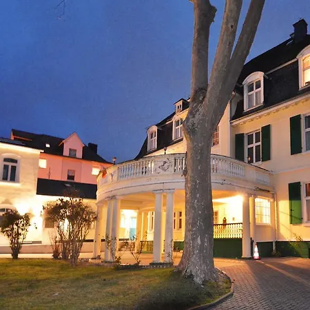 Oranien Szálloda 3*