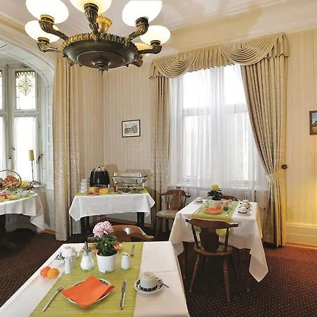 Oranien Szálloda 3*